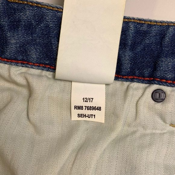 Tommy Hilfiger Women’s Distressed Jean Skirt Sz 8 - Picture 7 of 7